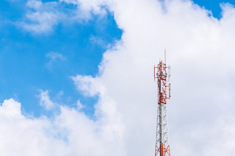 Mengapa Fiber Optik Adalah Masa Depan Infrastruktur Telekomunikasi Indonesia